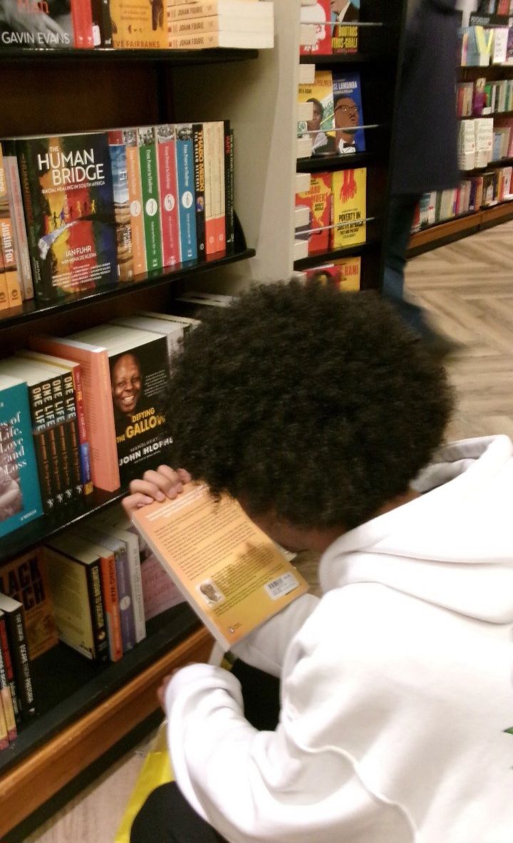 Fuck social media. 
Read books. 📚