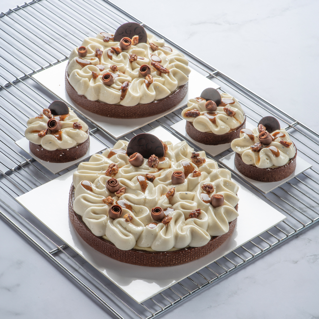 La tarte « Divine » n’usurpe pas son nom. De l’ultra-gourmandise garantie.
Tarte «Divine» Praliné noix de #Pécan, crémeux léger Vanille, ganache montée Vanille, et éclats de #noixdePécan caramélisées sur tarte chocolat
vincentguerlais.com/fr/taxons/pati…
#vincentguerlais #Nantes