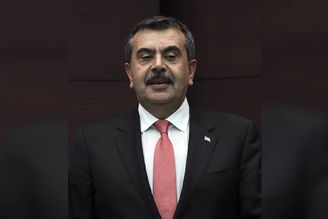 A Parti Genel Başkan Yardımcısı Fatih Yalçın'dan Milli Eğitim Bakanı Yusuf Tekin'e resen atama tepkisi: Resen atama mı, sürgün mü?

"Sayın Bakan,

Norm fazlası öğretmenler için belirlenen bölgeler, adeta sürgün düzenini andırıyor. 

Siz bir kişiyi tayin ettiğinizi düşünüyorsunuz