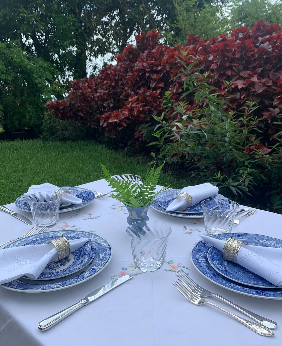 Idyllic summer evenings like these… 😍 Al fresco made even more special with the timeless elegance of Arthur Price cutlery. Because the perfect setting deserves the perfect finishing touch ✨

📸 lemon.n.lace on Instagram

#ArthurPrice #ArthurPriceCutlery #ArthurPrice1902