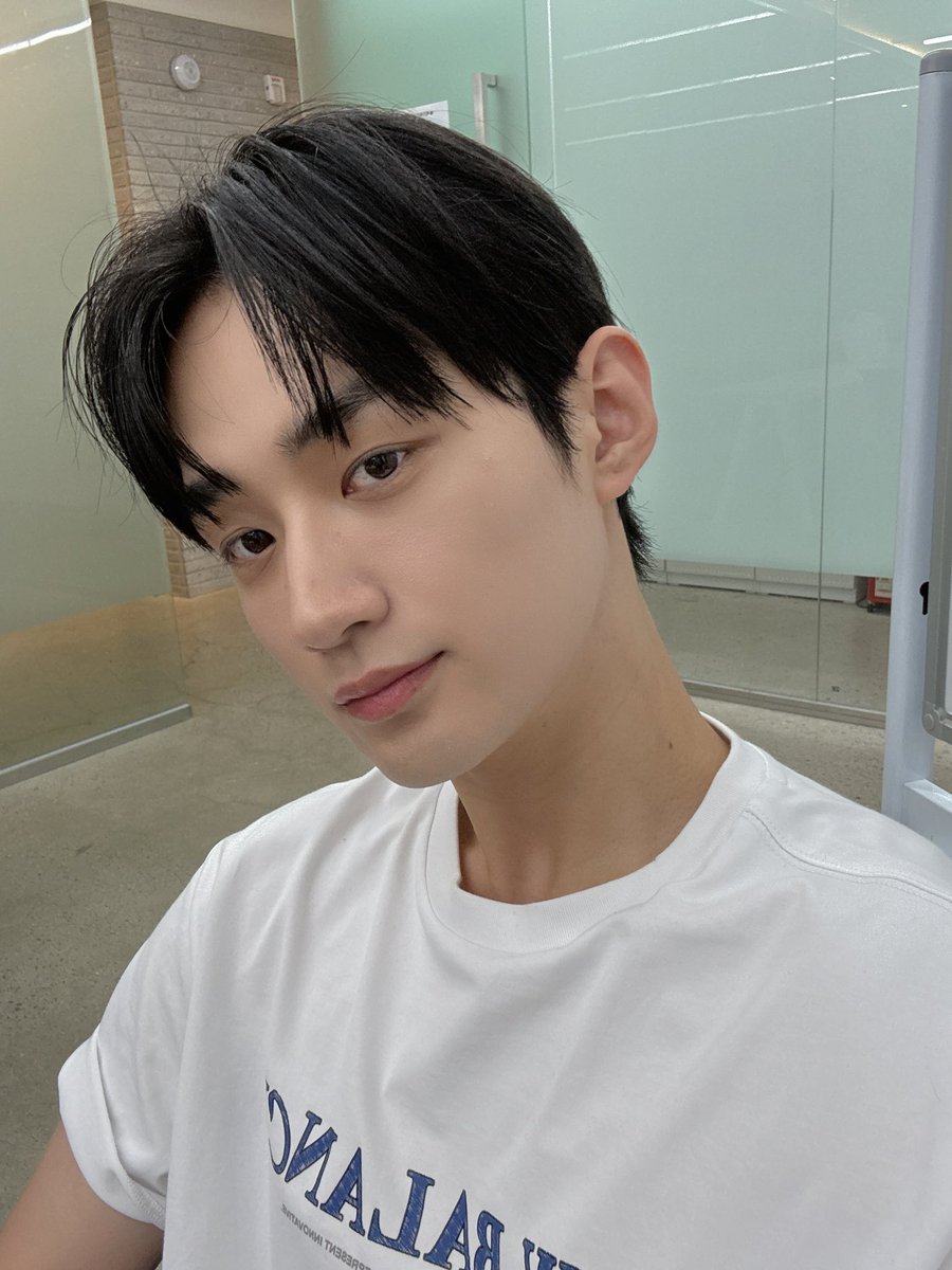 by_verivery's tweet photo. [#용승]       

#조계현 #유강민
그대들의 한숨 우리한텐 1등이다.

#YONGSEUNG #베리베리 #VERIVERY
#동헌 #연호 https://t.co/TV1EINcoU4