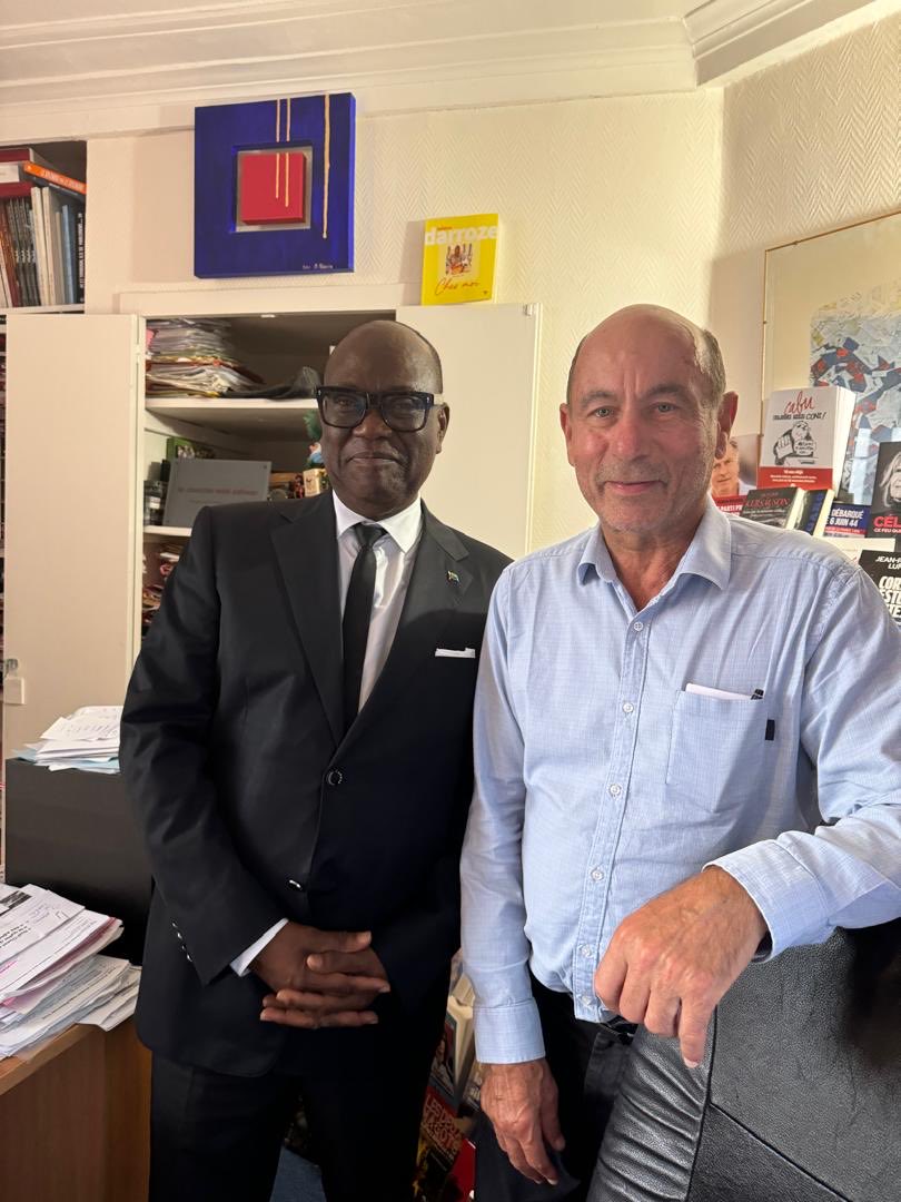 À Paris cet après midi par beau temps mon livre est validé  définitivement sur la rive gauche quartier latin par les différents comités de lecture de l’un des plus grands éditeurs de France connu dans le monde entier. Décembre publication officielle planétaire. Dieu t’es Grand 🙏