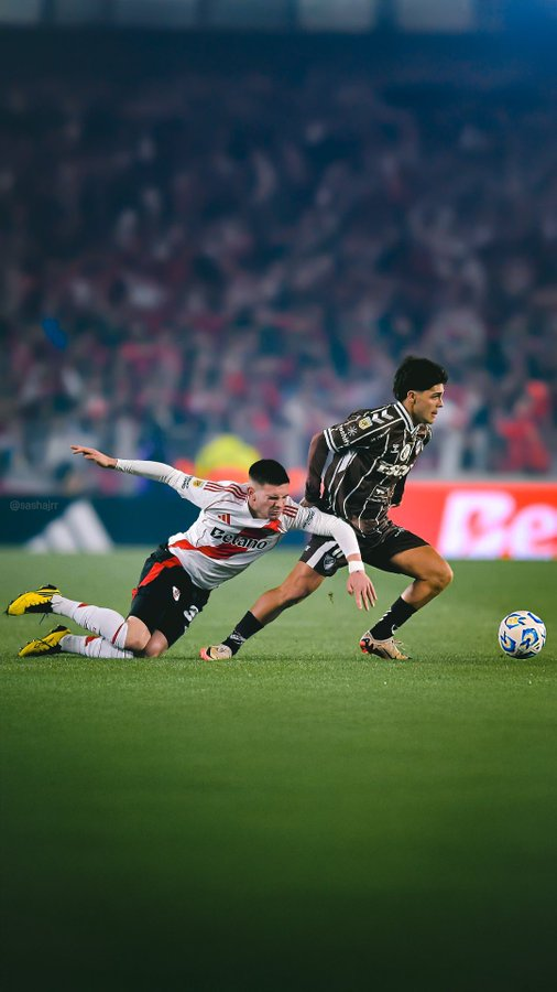 WalterVerst's tweet photo. Y se va por la puerta grande, a lo CAMPEÓN!!!
Gracias #VT10 Vicente #Taborda por ser parte del equipo que le dió la Gloria al calamar.
Muchos éxitos en lo que se viene!!!
#PLATENSE es tu casa!
#MuchasGraciasTaborda https://t.co/VQsxF8FLcY