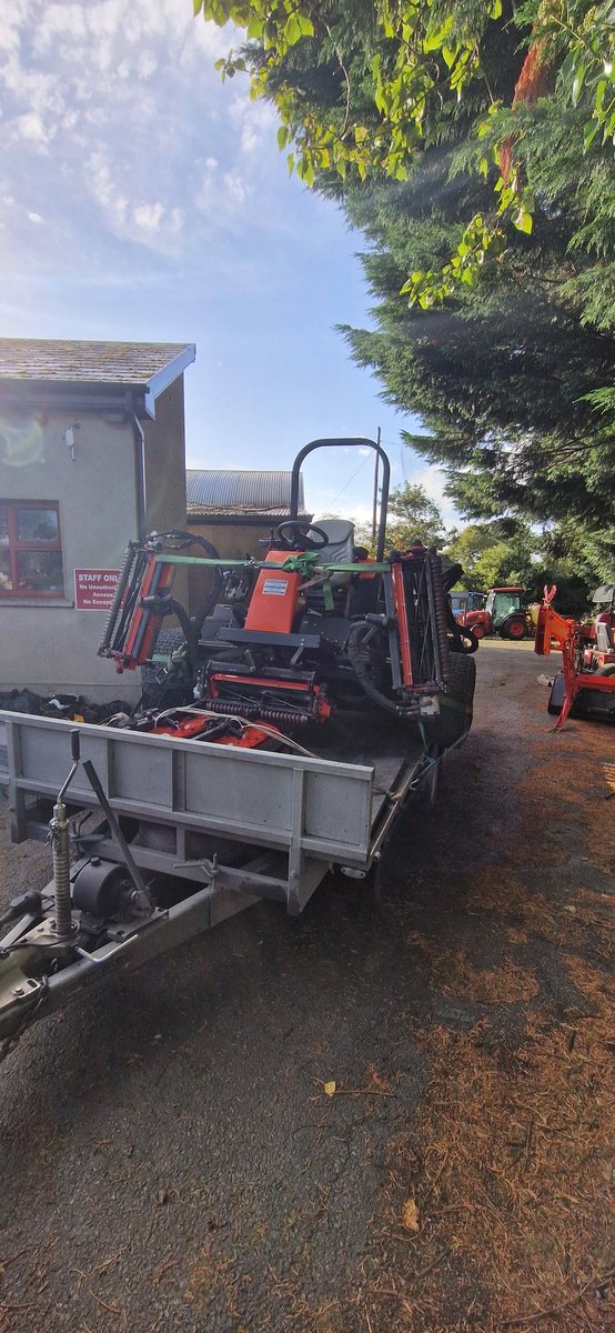 Jack_B_Hanrahan's tweet image. Delighted to get add a 7 unit fairway mower to the fleet. It will take a while to get used to the width! @GeaneyL @FergalInfo @JacobsenTurf