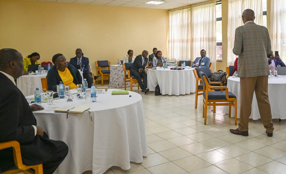HonKangata's tweet photo. Public lecture on technology and governance,Kenya School of Government, Lower Kabete. https://t.co/kJXMA3gCzC