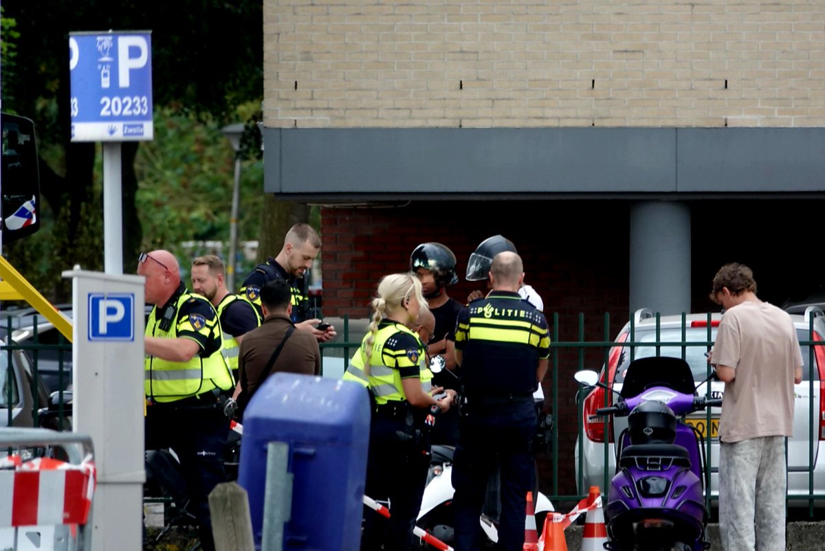 🚨 Grote politiecontrole in Zwolle🚔 : tientallen fatbikes en scooters op de rollerbank → rtvfocuszwolle.nl/grote-politiec…

#112politie #fatbikes #scooter #politie #fuik #verkeerscontrole #zwolle #nieuws