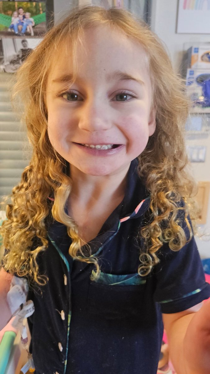 noCinErik's tweet image. Evelyn is hungry but in a really good mood. She'll head down to the ER at 3 pm. I likely won't post until we have news. I truly appreciate you all.