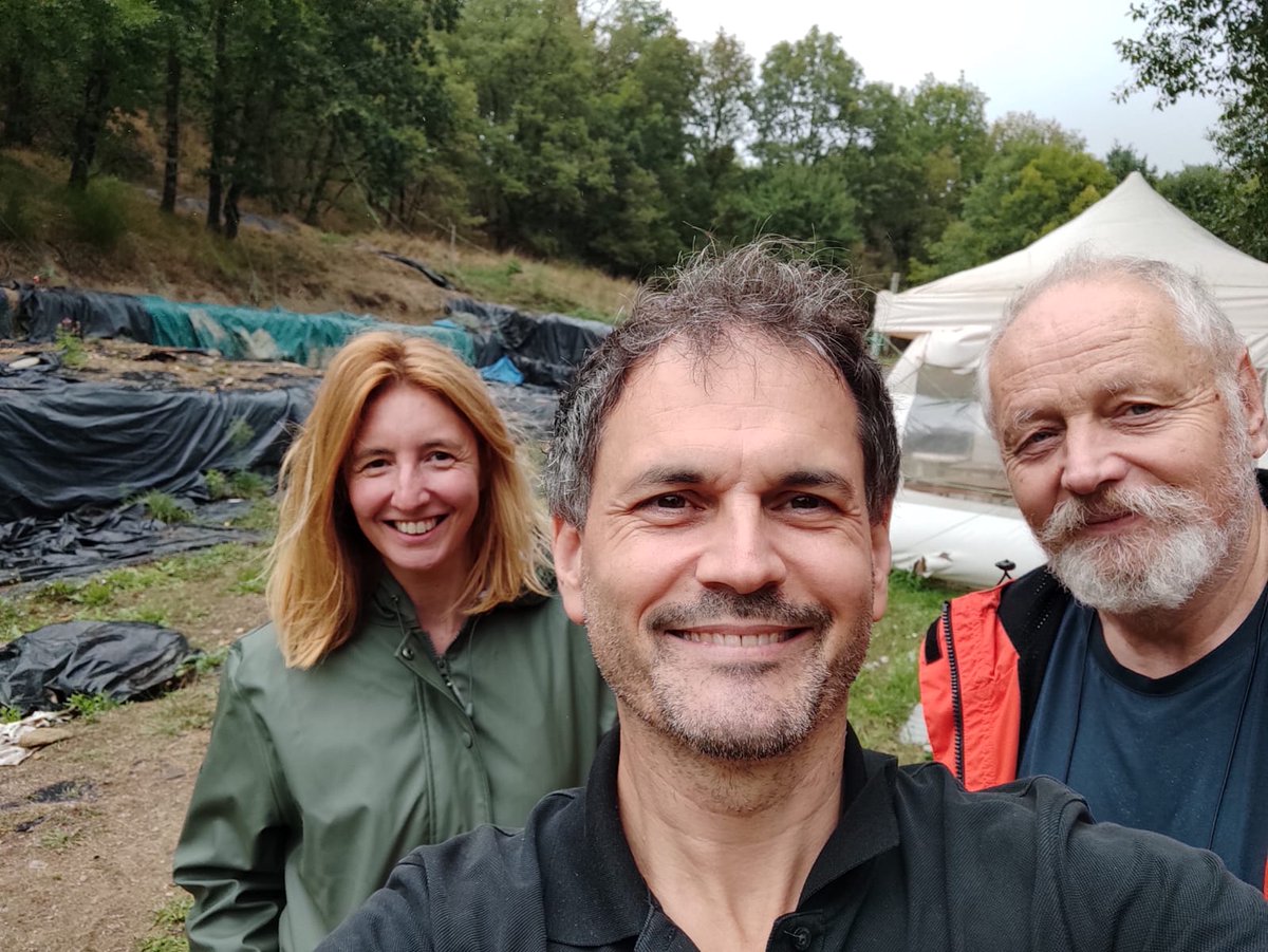 Visite de Frédéric Cuisinier, Delphine Carayon et Alban Desoutter du LBN sur le site du Planet dans l'Aveyron. 
Merci aux responsables du chantier de fouille, Kevin Costa et Michel Maillé, pour leur accueil et la discussion passionnante en vue de collaborations à venir.