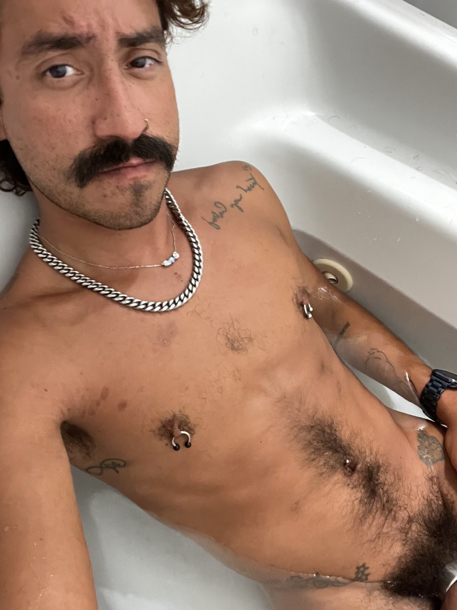 Time for 🛁 before gym!!