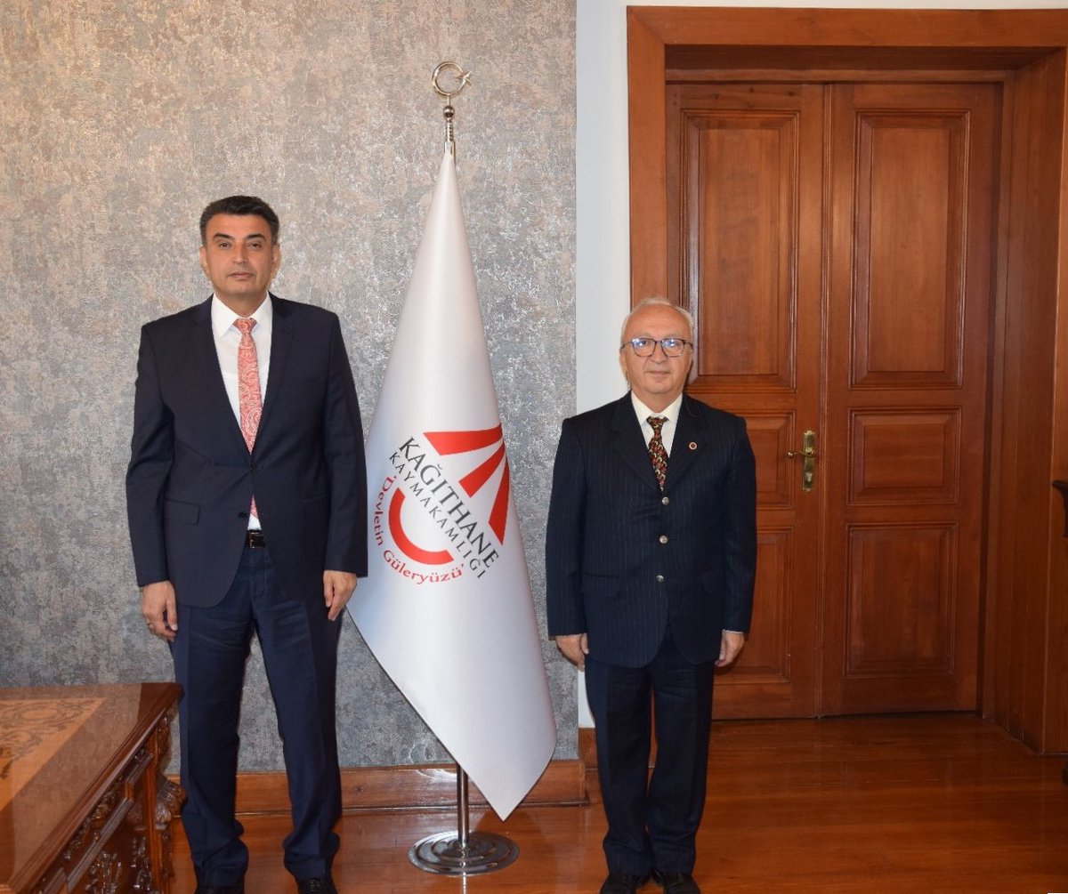 TSK Güçlendirme Vakfı İstanbul Bölge Temsilcisi emekli Albay İlyas ENGİN, Kaymakamımız Yüksel KARA'ya hayırlı olsun ziyaretinde bulundu.

Nazik ziyaretleri için Kaymakamımız kendilerine teşekkür etti.