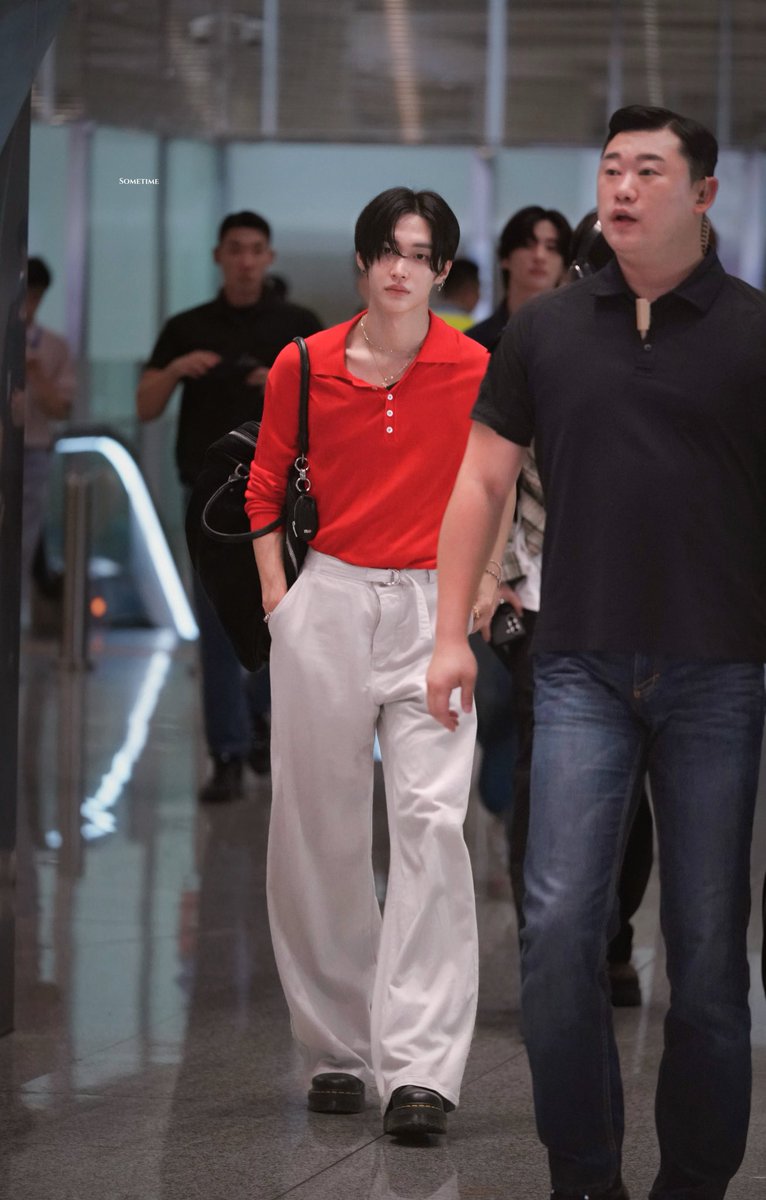 또 바로 런웨이장 만드셨죠 ? 씹어 드셨죠 ?