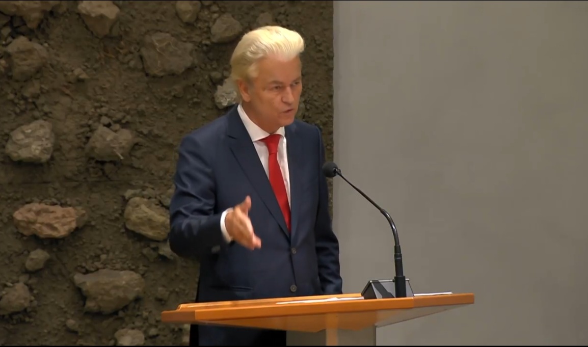 lewinskylou2's tweet photo. Vijftig procent van de Nederlandse kiezers overweegt op @geertwilderspvv te stemmen!

Doe het! Stem PVV en geef Geert ZESENZEVENTIG ZETELS!

#StemPVV #GeefGeert76zetels https://t.co/EZOi4EepDI