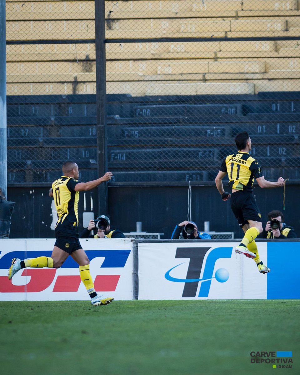 “Nunca vas a conseguir un 9 en el mercado como Maxi (Silvera)”

Nacho Ruglio en #Minuto1

▶️ youtube.com/watch?v=szcHyH…