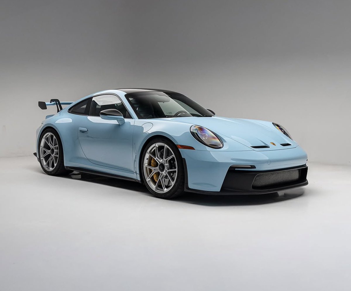 Porsche Club tweet media