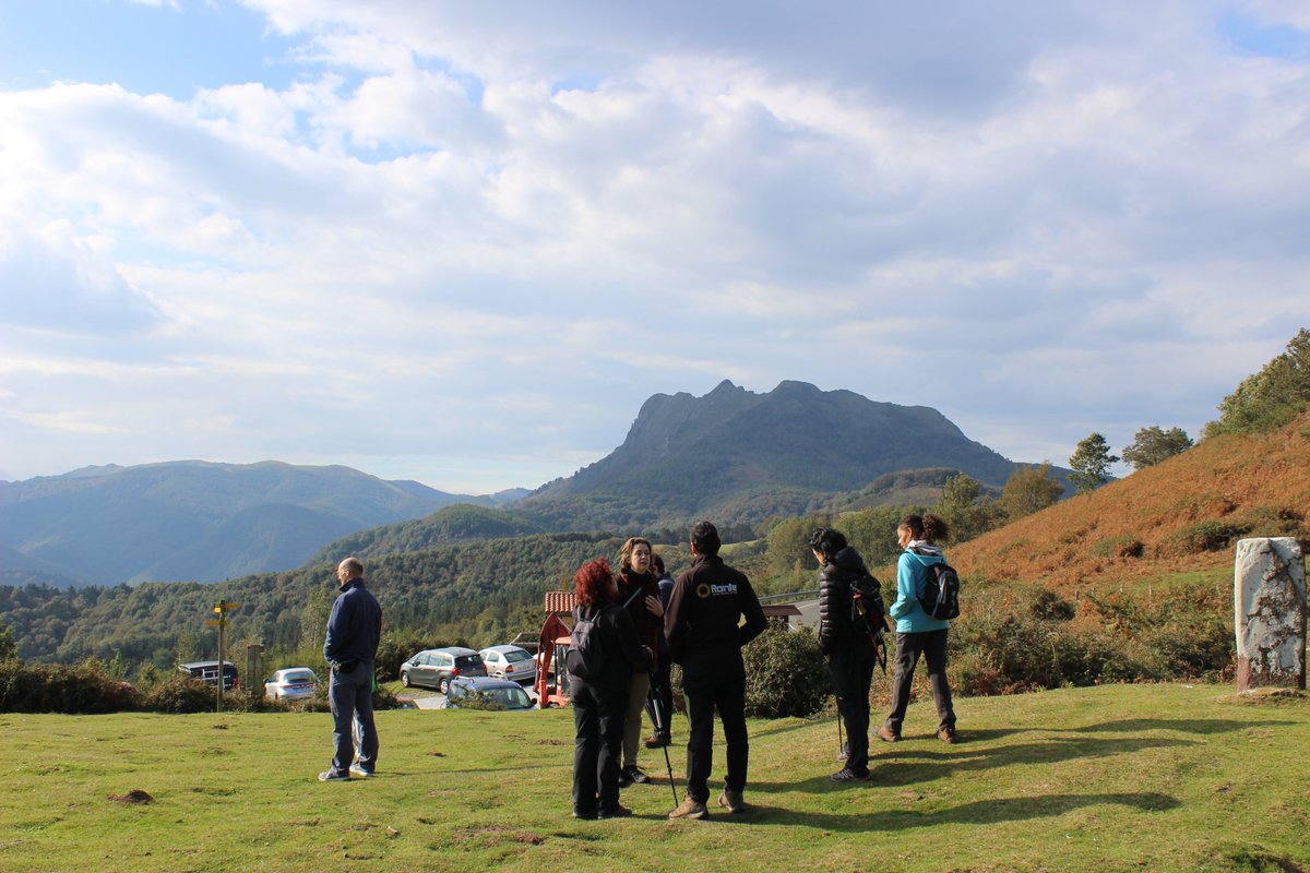 😌 Aiako Harria inguruan dauden zuhaitzak ezagutu nahi?

🌳 Ezagutu Lapurriturri inguruan dauden zuhaitzak eta bestelako espezieak 'Zuhaitza, gure laguna' tailerraren bitartez hilaren 13an.

📎 Eman izena hemen hilaren 8a baino lehen: irun.org/eu/berriak/uda…