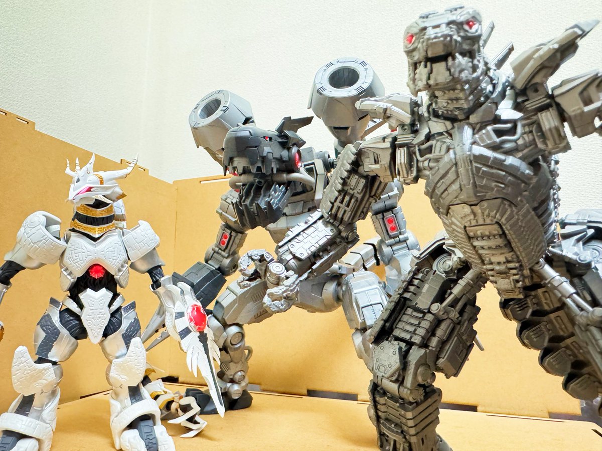 #夜のフィギュア撮影会
テーマ「フリー」
鎧袖一触