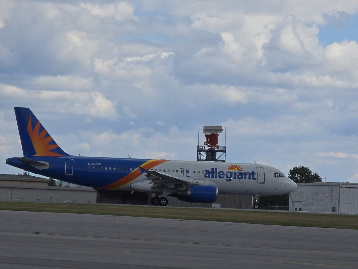 flyjohnstown's tweet image. On August 27th, the Saint Francis University Football team departed from Johnstown Airport en route to Louisiana to face off against Louisiana-Monroe on Thursday, August 28th.
Good luck today against Louisiana-Monroe—go Red Flash!
#johnstownpa #flyjst #redflash #collegefootball