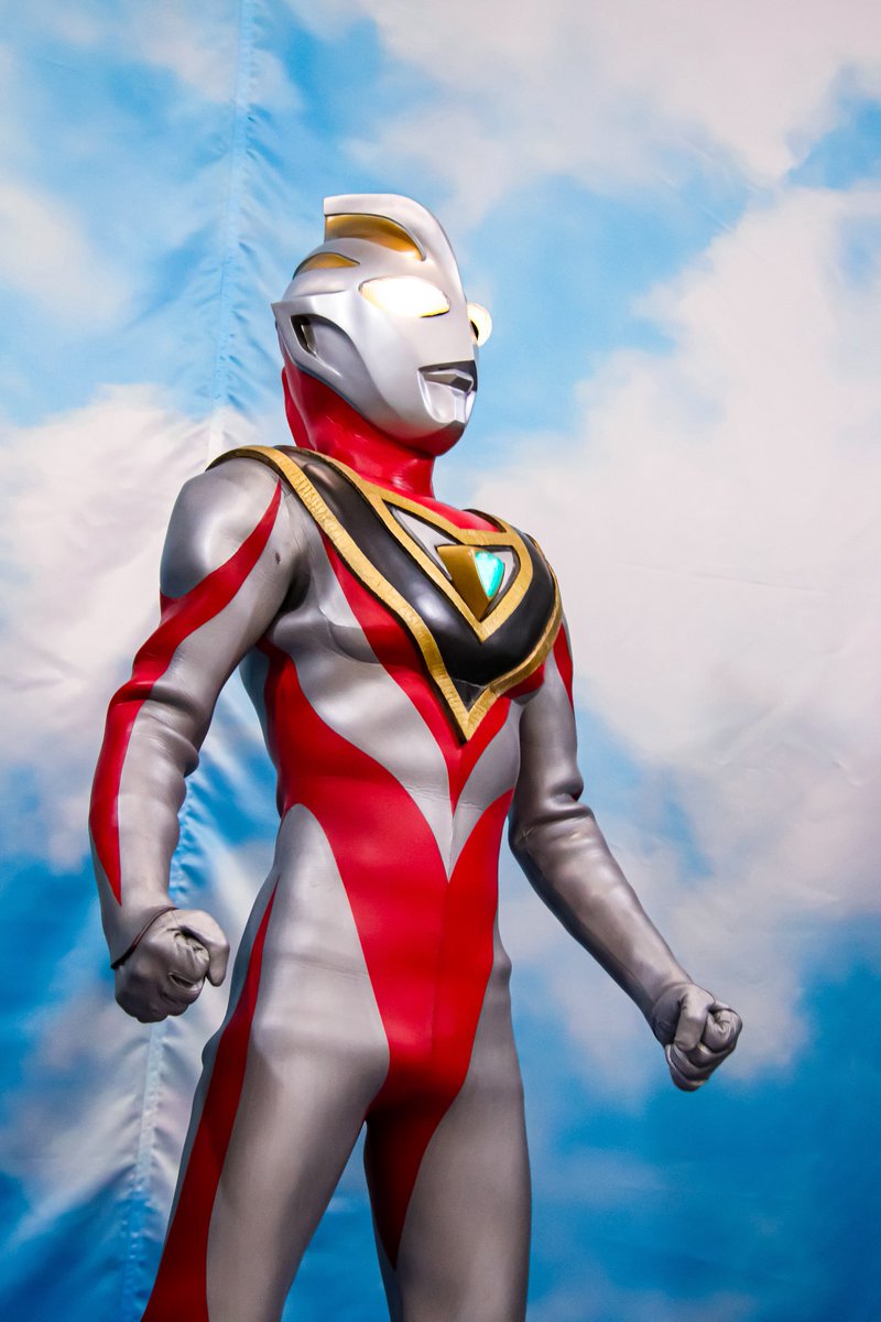 PhotoHanabi's tweet photo. ご覧のスポンサーとかの広告がついていそうな綺麗な立ちポーズ

#ウルトラマンガイア https://t.co/w3KkC78Kl9