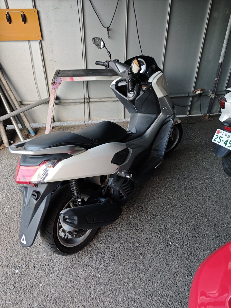 nmax治ってます!
免許どうしようかな?