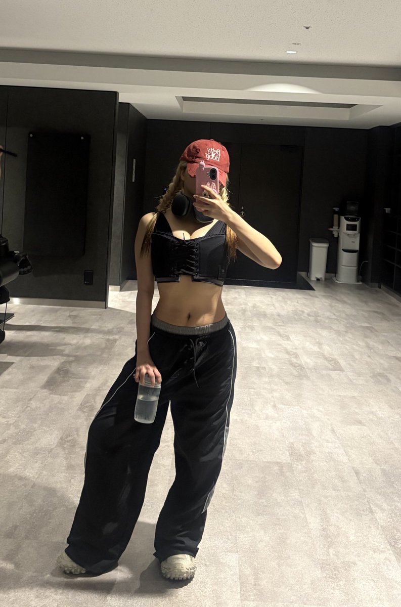 鬼くびれでてきた。 そして揺れないスポブラN7がやっと 再販スタート