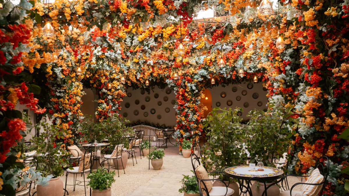 juanluisrecio's tweet photo. La propuesta gastronómica de #Voltereta #Córdoba es nueva y exclusiva, totalmente distinta a las anteriores cartas, no solo recoge recetas únicas, sino que forma parte integral de la narrativa. Apuestan por platos elaborados con... https://t.co/wBjgxZind7 #restaurantes #cocina https://t.co/jY22uJxeid