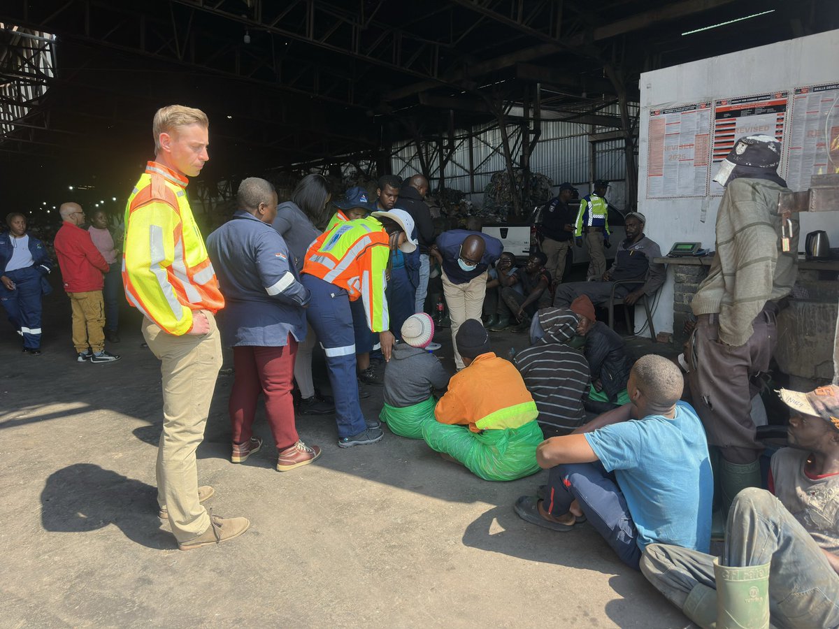 GPEnvironment's tweet image. During today’s compliance blitz in @EmfuleniLM , 10 illegal immigrants were apprehended working &amp;amp; living in hazardous conditions at an unlicensed waste facility.
MEC @TheeEwanBotha , EMIs, SAPS &amp;amp; municipalities issued an instruction of closure.
#EnvironmentJustice #WorkerSafety