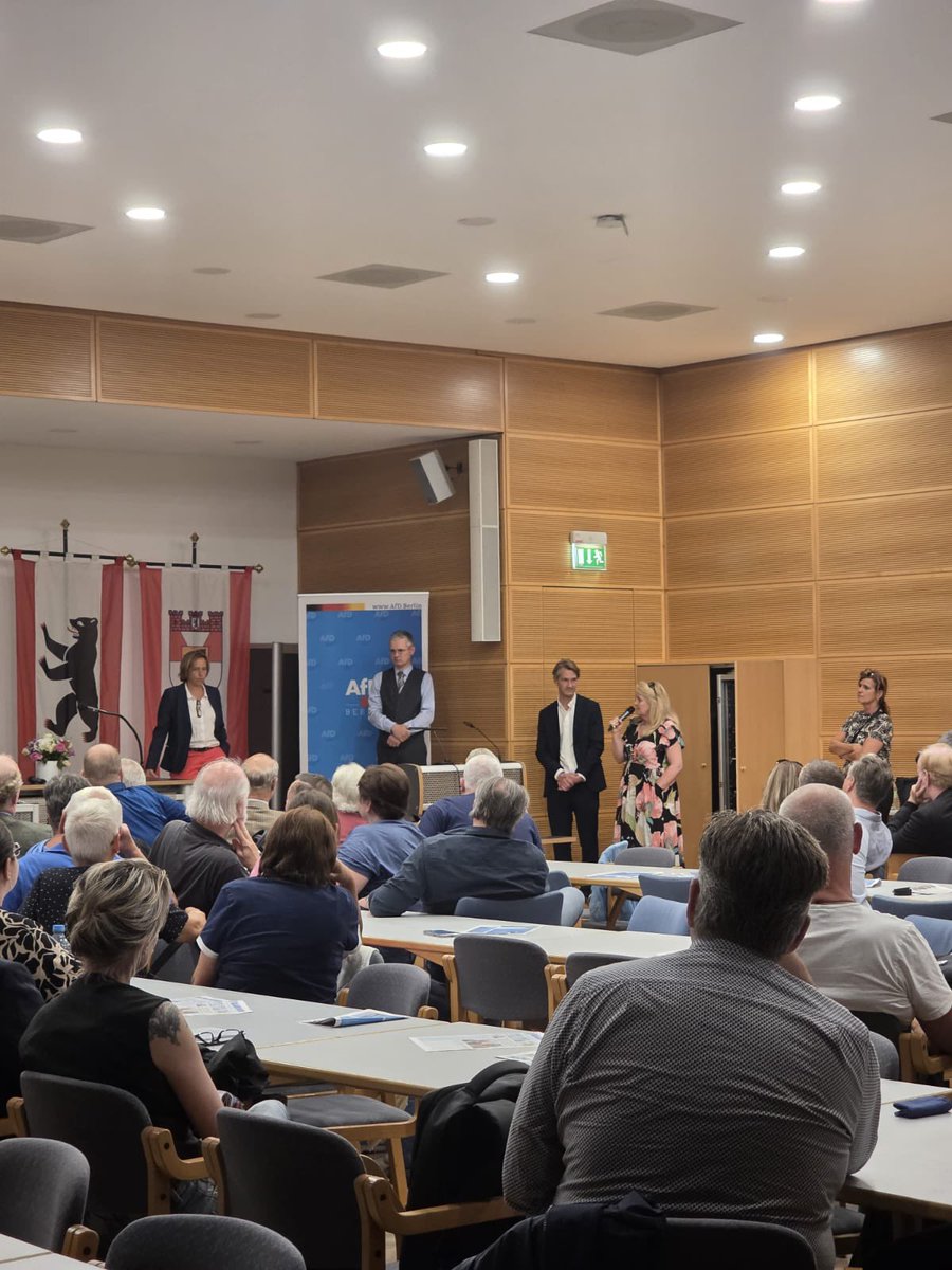 AfD-Bezirksverband Lichtenberg von Berlin (@lichtenbergafd) on Twitter photo Gestern fand der landesweite Stammtisch der #AfD Berlin statt. Thema des Abends: Kultur und politische Deutungshoheit. Auch #Lichtenberg war gut vertreten 💪 Seien Sie nächstes Mal mit dabei! Gestern fand der landesweite Stammtisch der #AfD Berlin statt. Thema des Abends: Kultur und politische Deutungshoheit. Auch #Lichtenberg war gut vertreten 💪 Seien Sie nächstes Mal mit dabei!