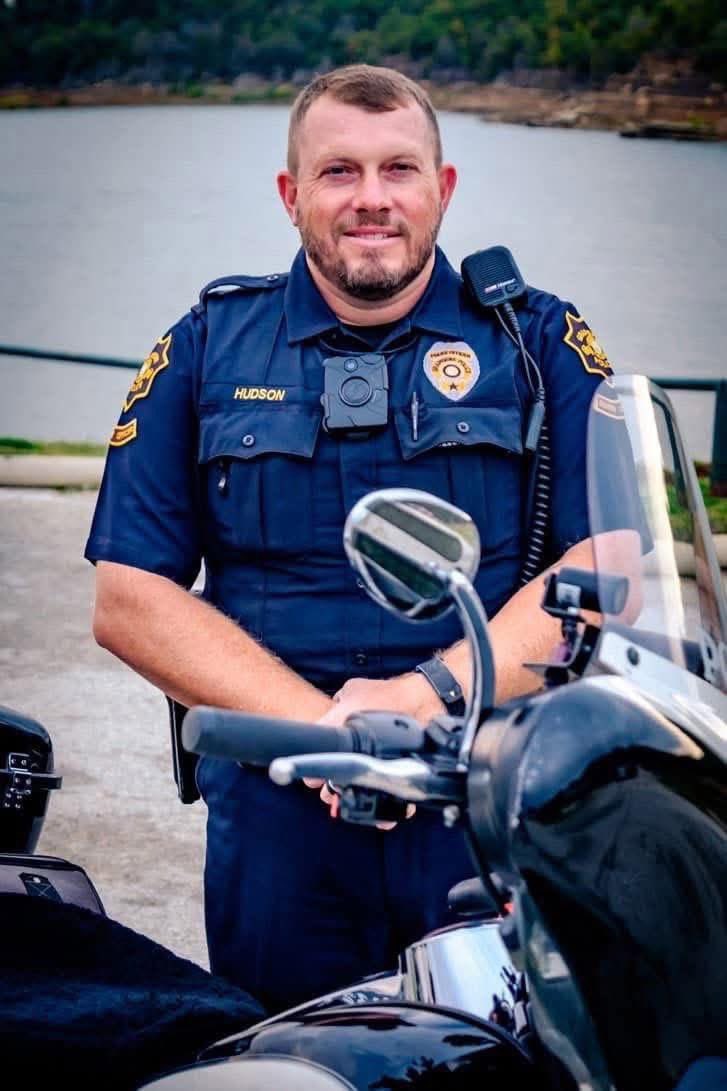 🕊️ In Memory of Officer Richard J. “RJ” Hudson 💙

Grapevine, TX – The Grapevine Police Department is mourning the loss of Officer Richard J. “RJ” Hudson, who passed away on August 25, 2025, after a courageous battle with cancer.

RJ began his law enforcement career in 1995 with
