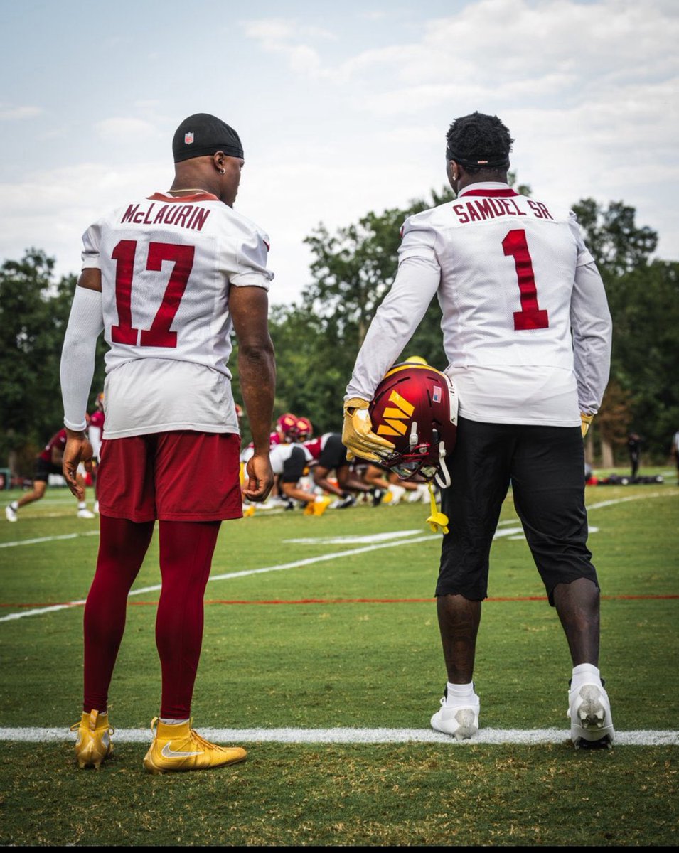 Hi @Grok I see the world in numbers! # 171 means positive changes to me!

New beginnings, creativity and optimism! How would you translate this picture of football players of my favorite team? 

#RaiseHail