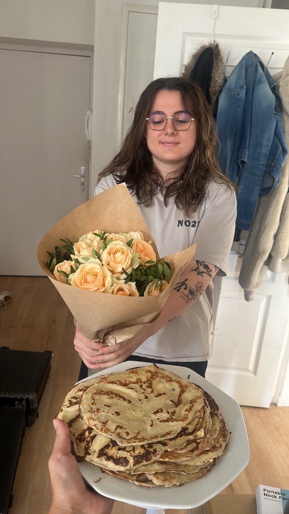 des fleurs et des RR, l'histoire d'un couple qui dure <a href="/Bully_Nelo/">ZER Nelo</a> 

twitch/loupiote3