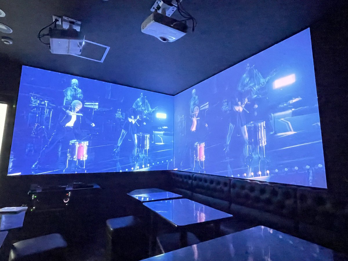 krky0011's tweet image. 課金して2つの特大スクリーンでLiVE鑑賞🍸💿

#COCKTAiLPARTY 
#SOUR