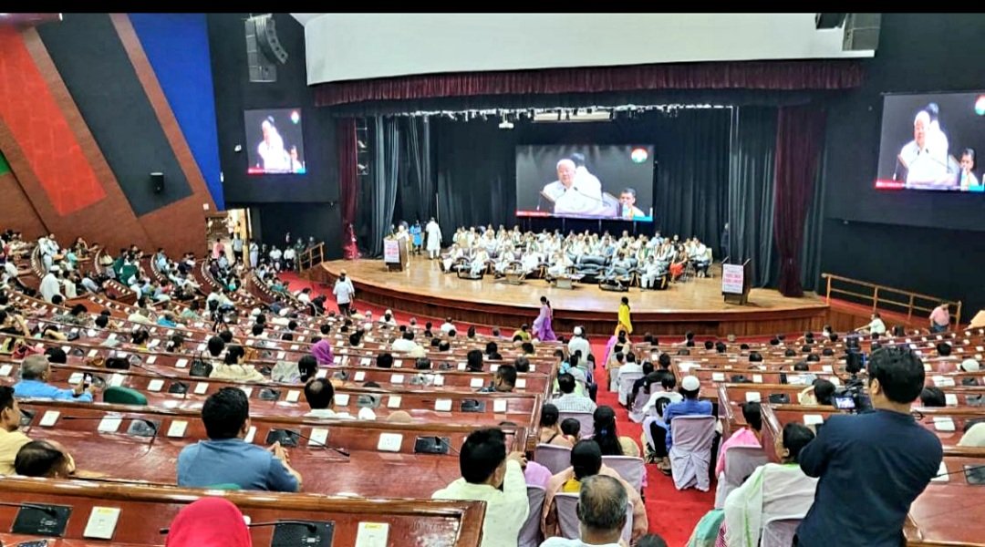 HareshGoshwami's tweet photo. Vote Chor, Gaddi Chhod is now, not just a slogan, but it is the voice of the people. Thank you, our great leader  Shri Rahul Gandhi ji, the Hon'ble LoP.

@MALLIKARJUN Kharge 
@RahulGandhi
@priyankagandhi
@kcvenugopalmp 
@Jairam_Ramesh https://t.co/iQFH8uf4Re