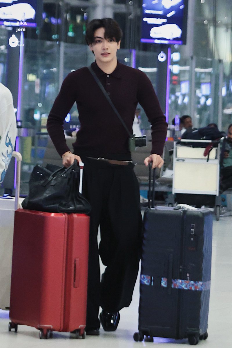 🤨🎒

#จุงอาเชน #JoongArchen <a href="/ChenRcj/">อันโดรเมด้า ชุน</a>