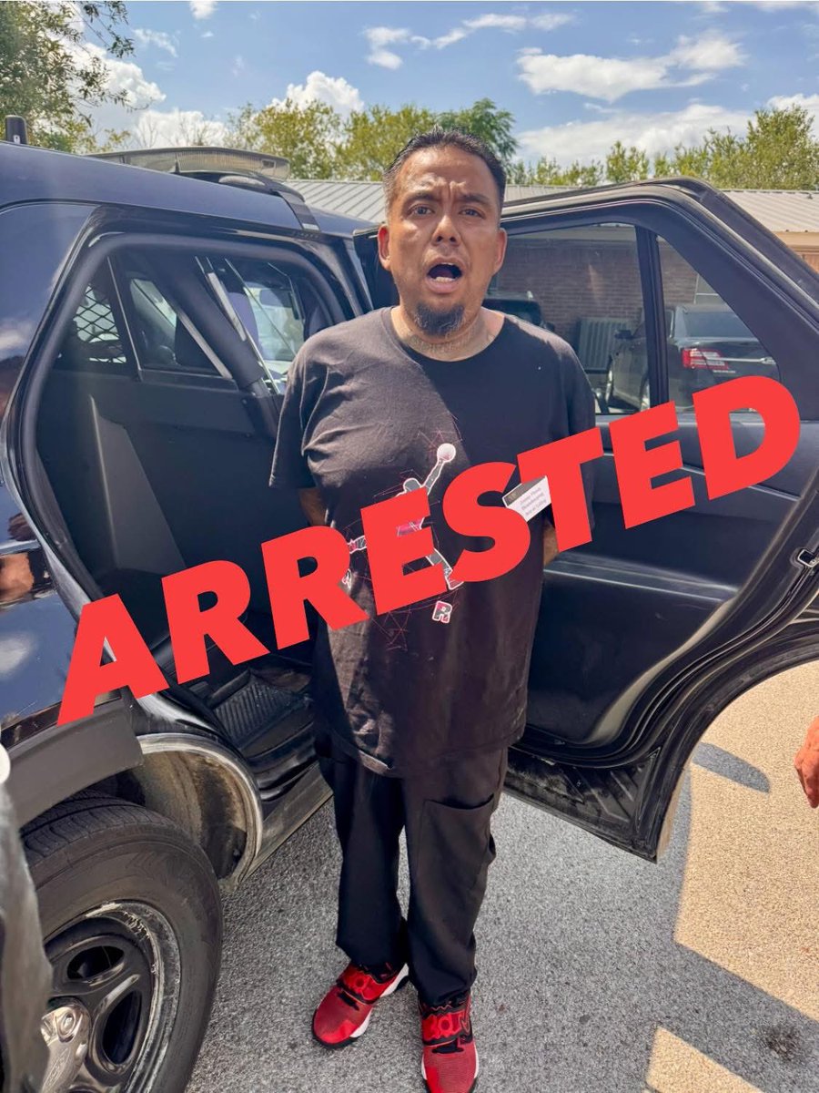 🚨 Caldwell County Deputies Capture Fugitive Wanted on Drug Charge 🚨

Caldwell County, TX – The Precinct 2 Constable’s Office Warrant Division has located and safely taken Jimmy Flores Jr. into custody on an active warrant without incident.

He was wanted for:

• Possession of