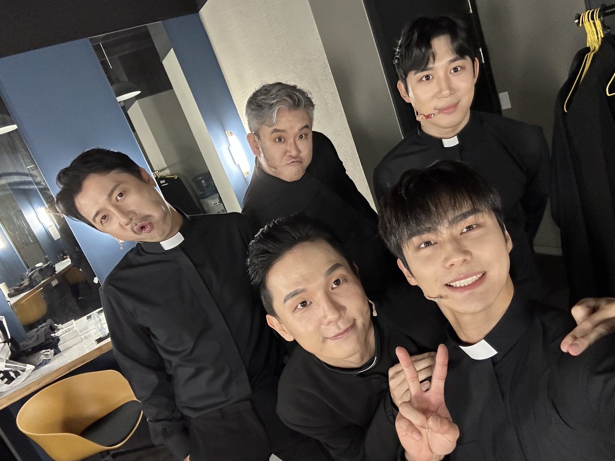 ⛪️🐏🙏🍀👋

해피 오! 해피 여러분 덕분에 오늘 공연도 행복 했습니다!!
내일 공연도 많.관.부

💜🩵💙💚💛🧡🩷❤️

행복해서 웃는 거 아니잖아요😄
웃으니까 행복한거 맞잖아요🪇

#씨케이아트웍스 #뮤지컬 #해피오해피 #뮤지컬해피오해피 
#대학로 #더굿씨어터 #인터파크 #티켓링크