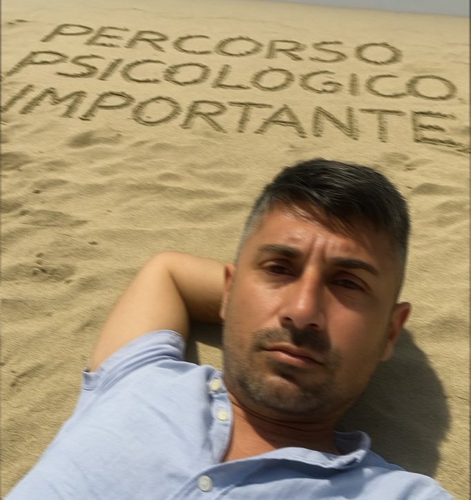 deadpoetstan's tweet photo. mi sento così https://t.co/KXfuEHma5g