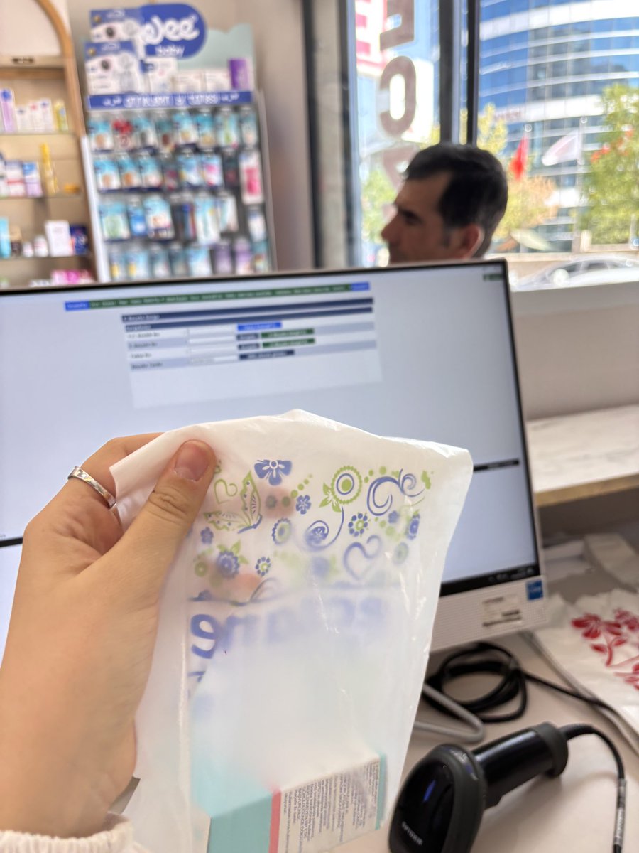 Bugün babamın reçetesini girdimm🥳
baba baba kızın büyüdü bak
tek derdi okumakkkkkkkk