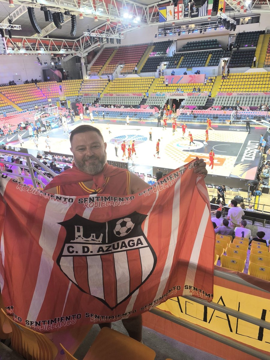 ROJIBLANCOS POR EL MUNDO | 

Nuestro socio, Eduardo Cruz, está en Chipre apoyando a la Selección Española de Baloncesto durante el Eurobasket. 

¡Nos encanta que nuestros socios y aficionados lleven nuestro escudo por todo el mundo!

#SIGAMOSHACIENDOHISTORIA

❤️🤍🖤