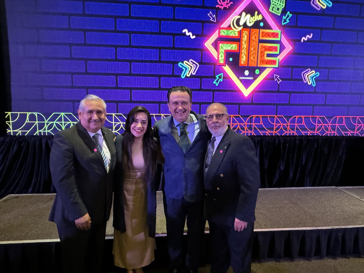 COPARMEX Nacional, excelente velada de presentación de grandes proyectos en beneficio de las empresas de México. Aquí con Juan José Sierra, presidente nacional y directivos de Coparmex Tampico.