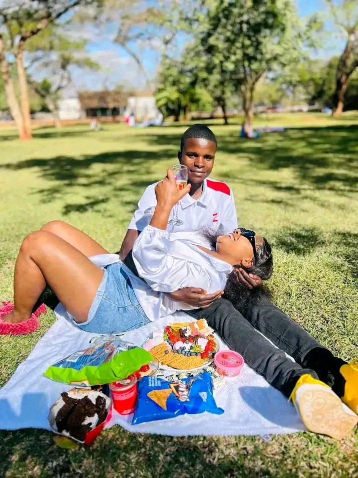 Rejected handsome 🇲🇼🇿🇲🇿🇦 tweet media