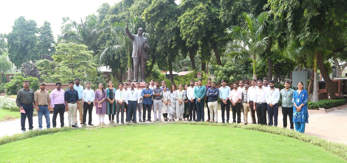 LokSabha_PRIDE's tweet photo. A group of newly recruited S&T officials undergoing Induction Training at the Ministry of Electronics & Information Technology, New Delhi visited the Parliament House Complex today.

The study visit was organised by @LokSabha_PRIDE.

#ParliamentOfIndia #StudyVisit #Officials #SamvidhanSadan #PrernaSthal @loksabhaspeaker @LokSabhaSectt @mpa_india
@LokSabha_PRIDE @GoI_MeitY @PTI_News @PIB_India @sansad_tv