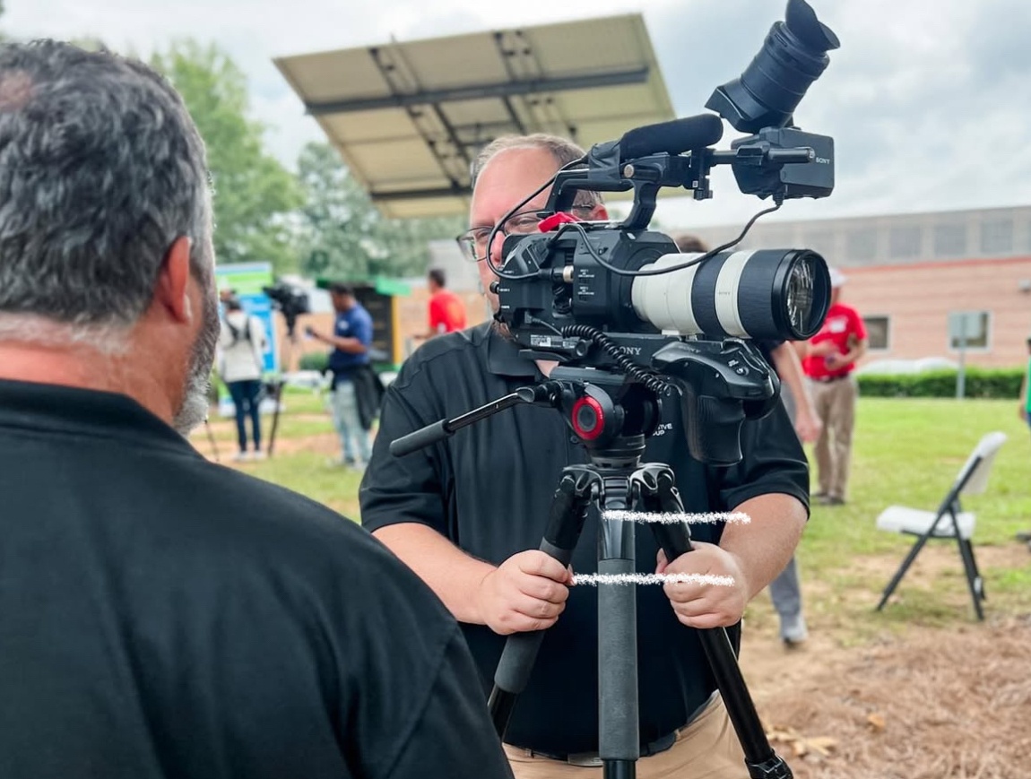 ttcreativegroup's tweet image. Video is more than content—it’s connection. Whether you’re looking to inspire, educate, or engage, our team knows how to craft visuals that spark conversations and build trust with your audience. ✨

#TTCreativeGroup #DigitalMarketing #VideoSolutions #TandTcares