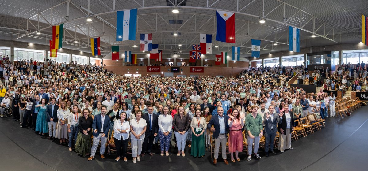 Universidad de Navarra (@unav) on Twitter photo María Iraburu, rectora: "Queremos formar profesionales que tengan pasión por su trabajo y contribuyan a hacer un mundo mejor".
Unas 3.800 personas asisten a la Jornada de #bienvenidaunav25 para alumnos de primer curso y sus familias.
👉 unav.edu/noticias/-/con… María Iraburu, rectora: "Queremos formar profesionales que tengan pasión por su trabajo y contribuyan a hacer un mundo mejor".
Unas 3.800 personas asisten a la Jornada de #bienvenidaunav25 para alumnos de primer curso y sus familias.
👉 unav.edu/noticias/-/con…