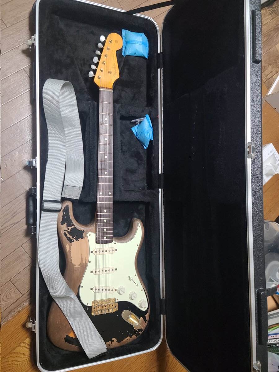 skyline323335's tweet photo. ストラップ色替え https://t.co/PxgBnthFYO