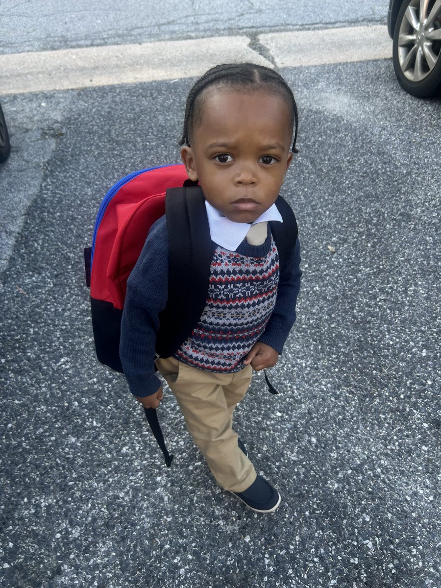 l0money_'s tweet image. Have a terrific Thursday Hunter!📓 #SchoolFlow