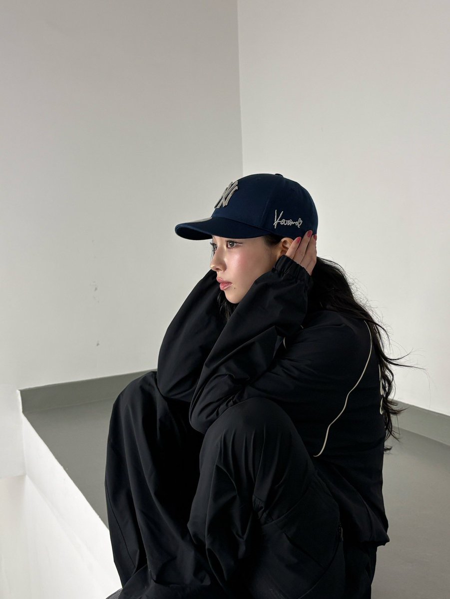 📲 | Atualização da Karina no seu Instagram pessoal (katarinabluu). (1/3)

🎵 Poolside • Slow Down

“🖤”

#KARINA #카리나 #aespa <a href="/aespa_official/">aespa</a>