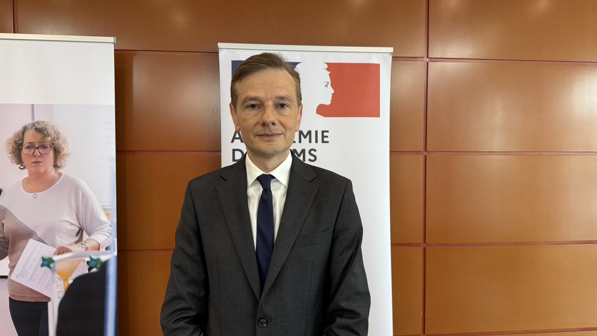 Alexis Claude-Reitz 🎙 (@a_claudereitz) on Twitter photo La rentrée scolaire 2025-2026 se prépare dans l’<a href="/AcReims/">Académie de Reims</a> avec 212 724 écoliers, collégiens, et lycéens, qui vont retrouver le banc de l’école lundi matin. On en parlera dans #LaMatinaleRCF <a href="/RCFRA/">📻 RCF Reims-Ardennes 🎧📲💻</a> lundi 1er septembre avec Vincent Stanek, recteur de l’Académie de #Reims. La rentrée scolaire 2025-2026 se prépare dans l’<a href="/AcReims/">Académie de Reims</a> avec 212 724 écoliers, collégiens, et lycéens, qui vont retrouver le banc de l’école lundi matin. On en parlera dans #LaMatinaleRCF <a href="/RCFRA/">📻 RCF Reims-Ardennes 🎧📲💻</a> lundi 1er septembre avec Vincent Stanek, recteur de l’Académie de #Reims.