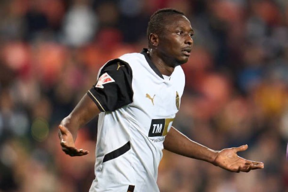 Joel Tatay (@joeltatay_1) on Twitter photo El Valencia mejora su oferta por Sadiq, es la última. Hay optimismo en cerrarlo.
Real Sociedad sabe que el jugador solo quiere VCF
ℹ️<a href="/Generaldepie_/">Héctor Gómez</a> El Valencia mejora su oferta por Sadiq, es la última. Hay optimismo en cerrarlo.
Real Sociedad sabe que el jugador solo quiere VCF
ℹ️<a href="/Generaldepie_/">Héctor Gómez</a>