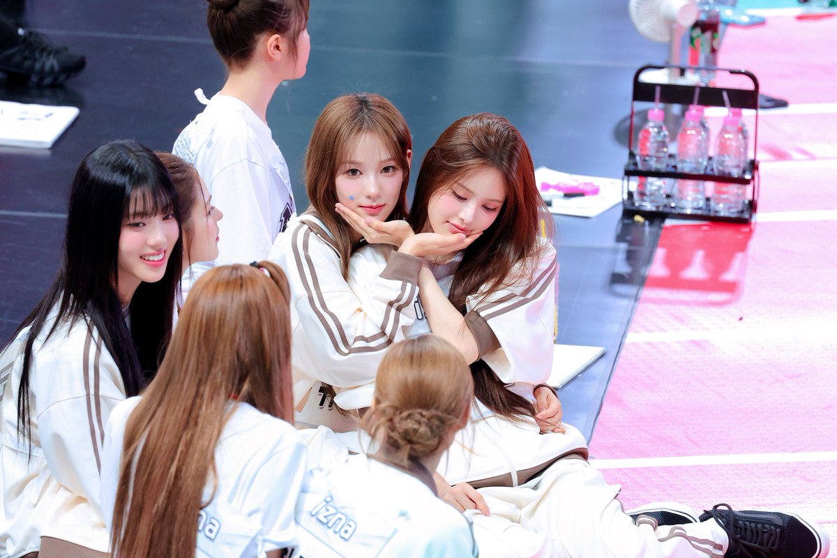 mong_babo's tweet image. 250825 샤방즈 #이즈나 #방지민 #유사랑