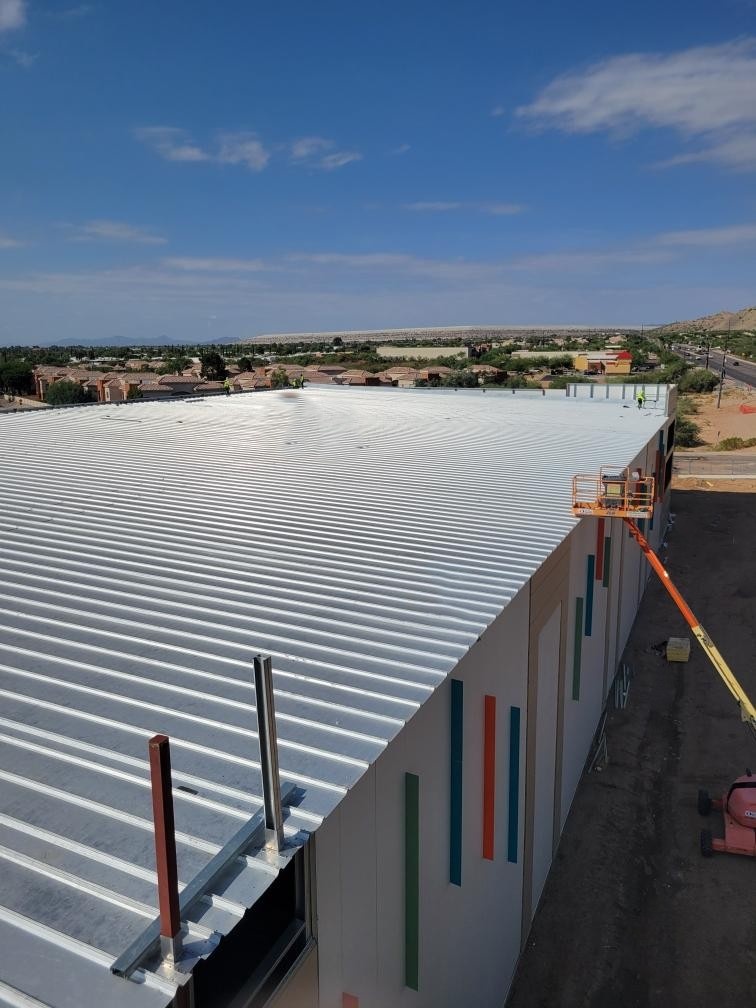 ForgeBuildingC1's tweet image. Forging ahead and pushing towards the completion of this 194,000 sf, 3-story, climate-controlled self storage project for U-Haul in Sahuarita, AZ. 

Chat with the steel building experts at Forge about your next project and let us help you maximize your ROI.

#forgeahead